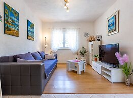 Relaxing Zadar Hideaway With Seasonal Pool & Seaside Charm