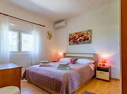 Relaxing Zadar Hideaway With Seasonal Pool & Seaside Charm