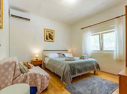 Relaxing Zadar Hideaway With Seasonal Pool & Seaside Charm