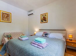 Relaxing Zadar Hideaway With Seasonal Pool & Seaside Charm