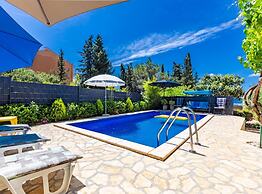 Relaxing Zadar Hideaway With Seasonal Pool & Seaside Charm