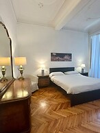 Casa Milano Classic Elegance with Balcony