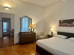 Casa Milano Classic Elegance with Balcony