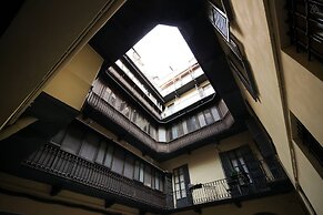 Casa Milano Classic Elegance with Balcony