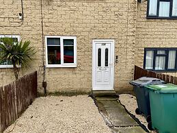 Comfortable 1 Bed Retreat in Batley - Sleeps 3