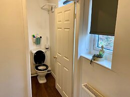 Comfortable 1 Bed Retreat in Batley - Sleeps 3