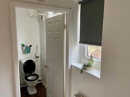 Comfortable 1 Bed Retreat in Batley - Sleeps 3