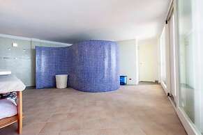 Villa Paradise-sleeps 20-pool-sea Views-pets