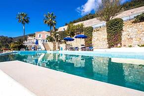 Villa Paradise-sleeps 20-pool-sea Views-pets