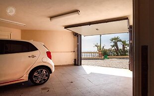 Villa Paradise-sleeps 20-pool-sea Views-pets