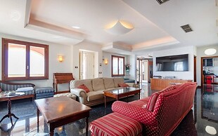 Villa Paradise-sleeps 20-pool-sea Views-pets