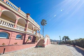 Villa Paradise-sleeps 20-pool-sea Views-pets