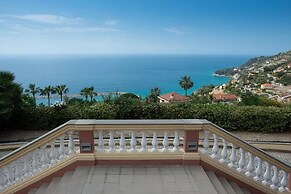 Villa Paradise-sleeps 20-pool-sea Views-pets