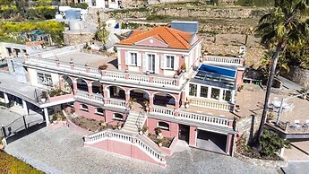 Villa Paradise-sleeps 20-pool-sea Views-pets