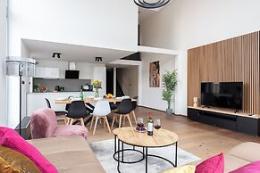 Modern Penthouse with 3-bedrooms