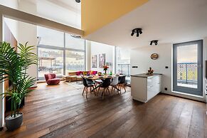 Modern Penthouse with 3-bedrooms