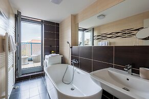 Modern Penthouse with 3-bedrooms