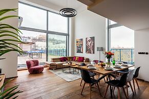 Modern Penthouse with 3-bedrooms