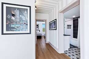 Stadium Container Club House