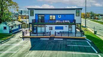 Stadium Container Club House