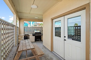 Huge Vacation Home! Community Boardwalk to the Beach