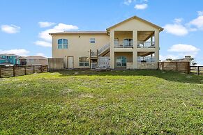 Huge Vacation Home! Community Boardwalk to the Beach