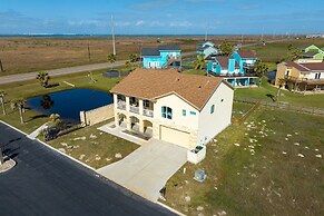 Huge Vacation Home! Community Boardwalk to the Beach