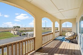 Huge Vacation Home! Community Boardwalk to the Beach