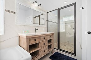 Huge Vacation Home! Community Boardwalk to the Beach