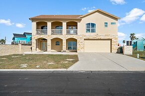 Huge Vacation Home! Community Boardwalk to the Beach