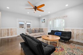 Huge Vacation Home! Community Boardwalk to the Beach