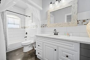 Huge Vacation Home! Community Boardwalk to the Beach