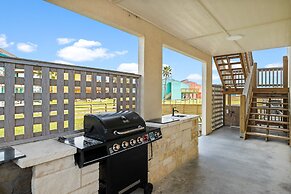 Huge Vacation Home! Community Boardwalk to the Beach