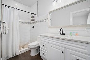 Huge Vacation Home! Community Boardwalk to the Beach