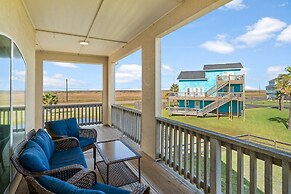 Huge Vacation Home! Community Boardwalk to the Beach