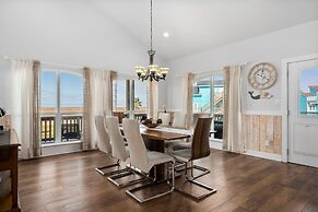 Huge Vacation Home! Community Boardwalk to the Beach