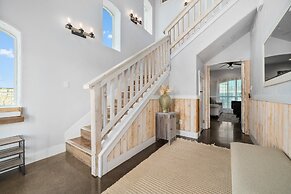 Huge Vacation Home! Community Boardwalk to the Beach