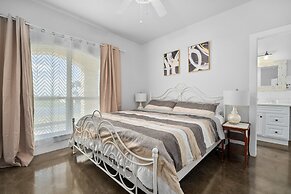 Huge Vacation Home! Community Boardwalk to the Beach