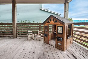 Sunrise Paradise - Pet Friendly! Community Pool!