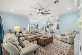 Sunrise Paradise - Pet Friendly! Community Pool!