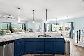 Sunrise Paradise - Pet Friendly! Community Pool!