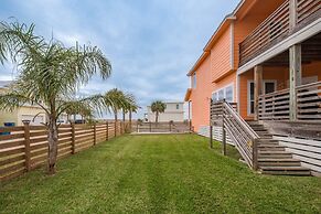 Sunrise Paradise - Pet Friendly! Community Pool!