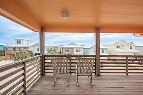 Sunrise Paradise - Pet Friendly! Community Pool!