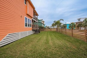 Sunrise Paradise - Pet Friendly! Community Pool!