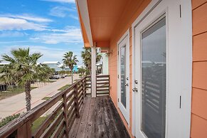 Sunrise Paradise - Pet Friendly! Community Pool!