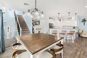 Sunrise Paradise - Pet Friendly! Community Pool!