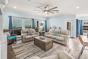 Sunrise Paradise - Pet Friendly! Community Pool!