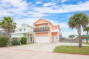 Sunrise Paradise - Pet Friendly! Community Pool!