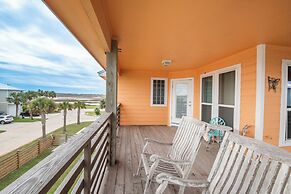 Sunrise Paradise - Pet Friendly! Community Pool!