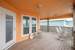 Sunrise Paradise - Pet Friendly! Community Pool!